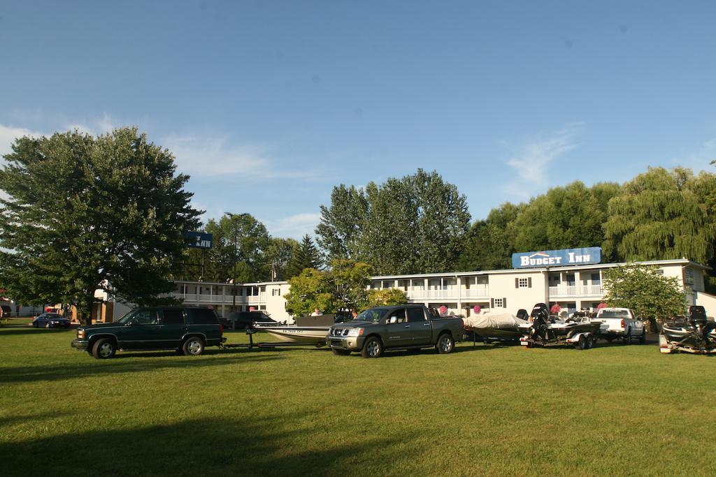 Budget Motel *